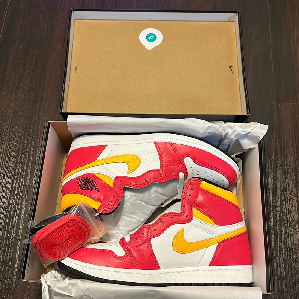 Air Jordan 1 Retro High Og “Light Fusion Red”